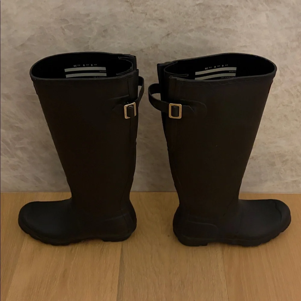 Hunter Original Tall Rain Boot, Black, Size 8, Like New - Picture 6 of 9